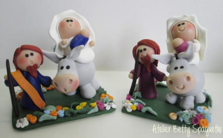 Sagrada Familia em biscuit com burrito 8cm